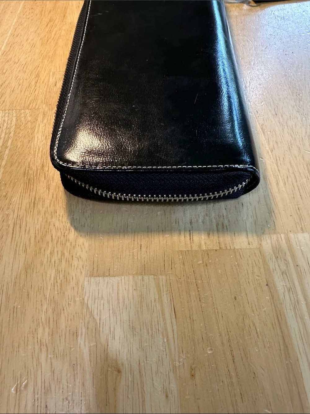 Classic Black Zip-Around Wristlet Wallet - Unbranded